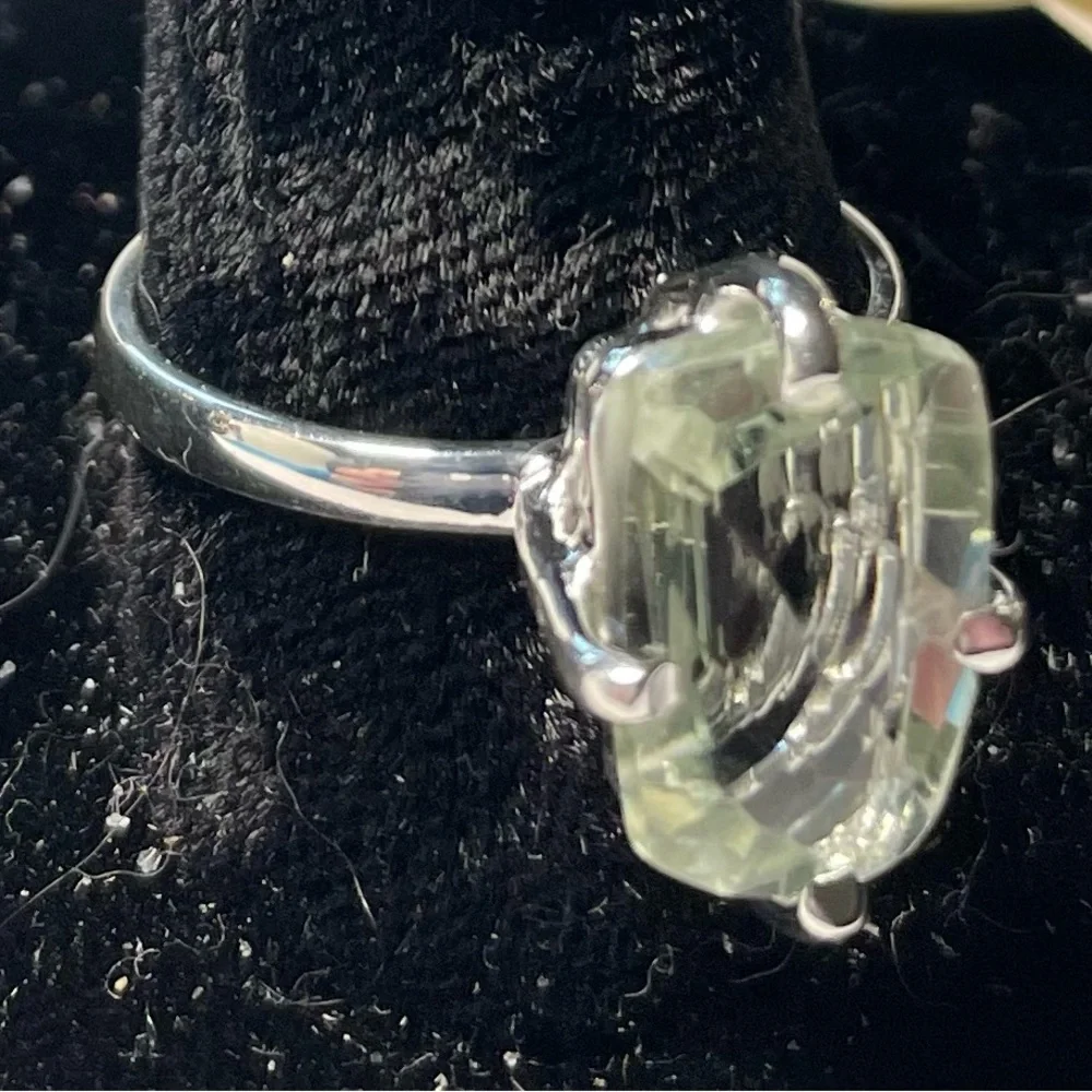 Green garnet ring